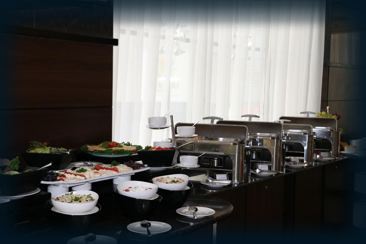 Orange Suites Hotel Manama Ngoại thất bức ảnh